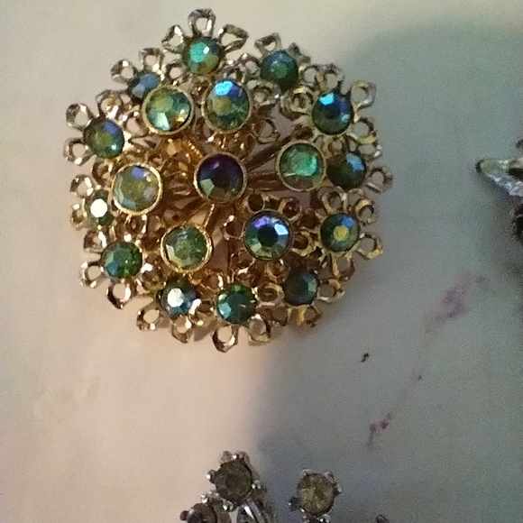 Elegant Silver and Gold Brooch Set - Picture 4 of 6